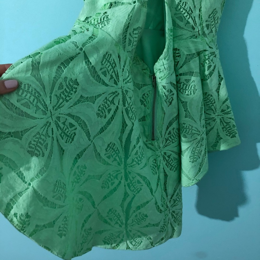 ☀️ NWOT Light Pastel Green High Low Top - Size M - Picture 7 of 12